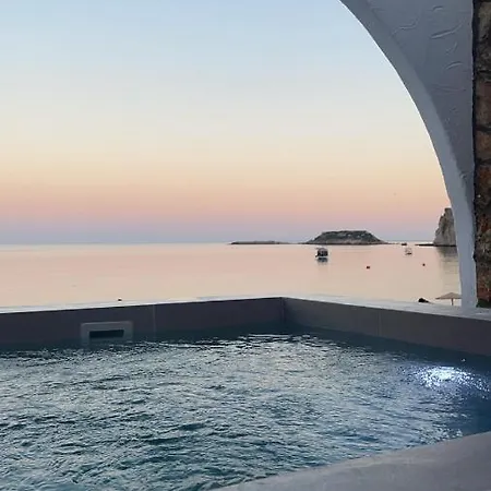 Delfini & Hotell Archangelos (Rhodes)