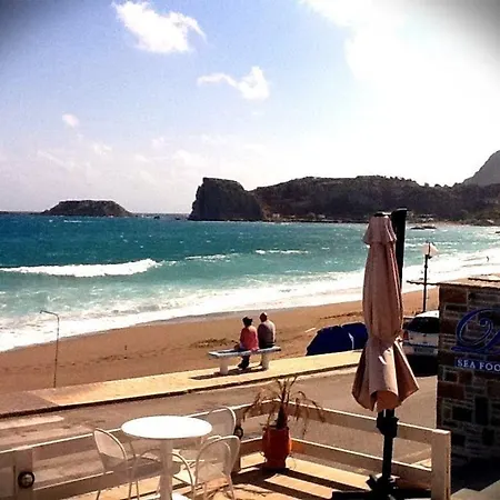 Delfini & Hotell 3*