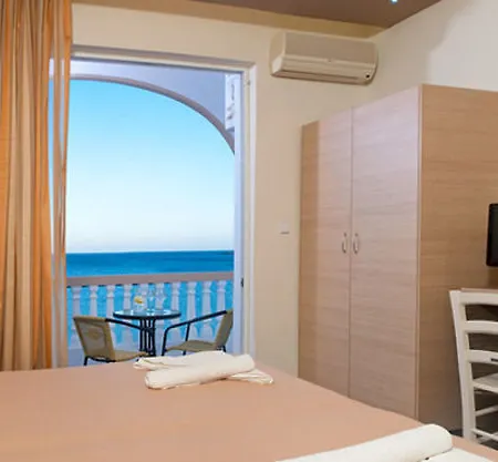 Delfini & Hotell